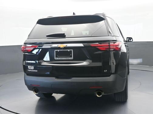 Mosaic Black Metallic 2023 Chevrolet Traverse LT