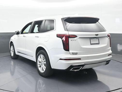 2023 Cadillac XT6 Luxury FWD