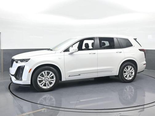 2023 Cadillac XT6 Luxury FWD