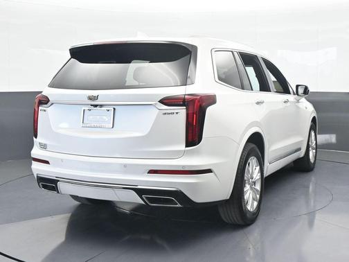 2023 Cadillac XT6 Luxury FWD