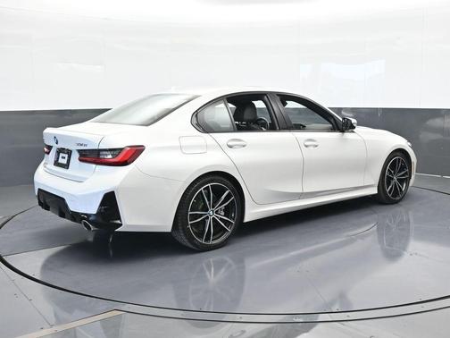 2024 BMW 330 i xDrive