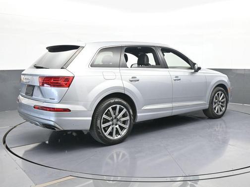 2019 Audi Q7 45 Premium Plus
