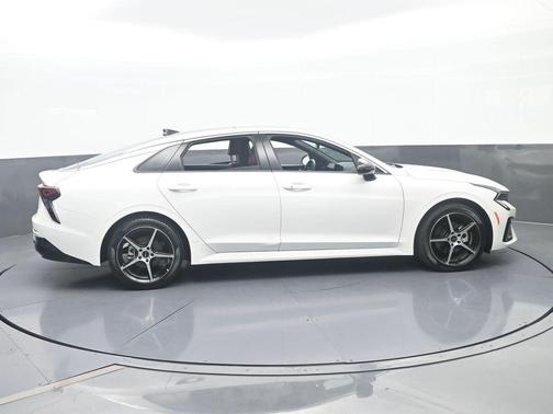 Snow White Pearl 2025 Kia K5 GT-Line