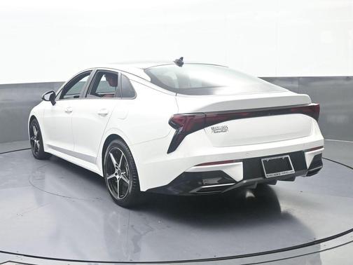 Snow White Pearl 2025 Kia K5 GT-Line