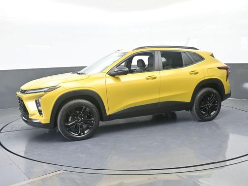 Nitro Yellow Metallic 2024 Chevrolet Trax ACTIV
