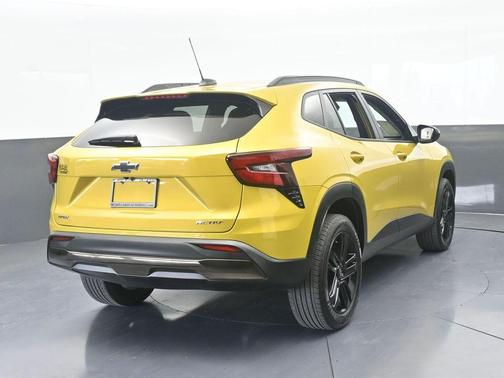 Nitro Yellow 2024 Chevrolet Trax ACTIV