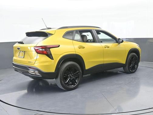 Nitro Yellow 2024 Chevrolet Trax ACTIV