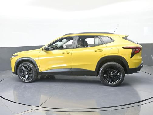 Nitro Yellow Metallic 2024 Chevrolet Trax ACTIV