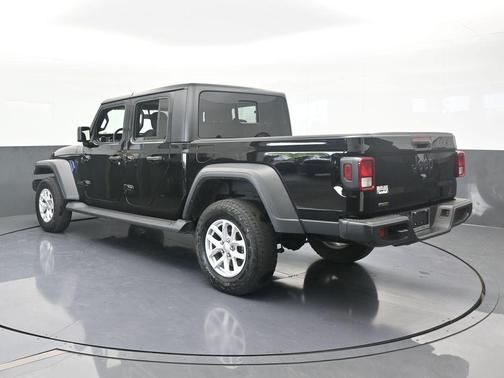 2023 Jeep Gladiator Sport
