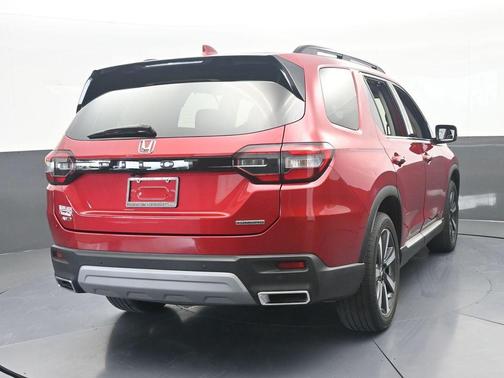 Radiant Red Metallic II 2024 Honda Pilot Touring