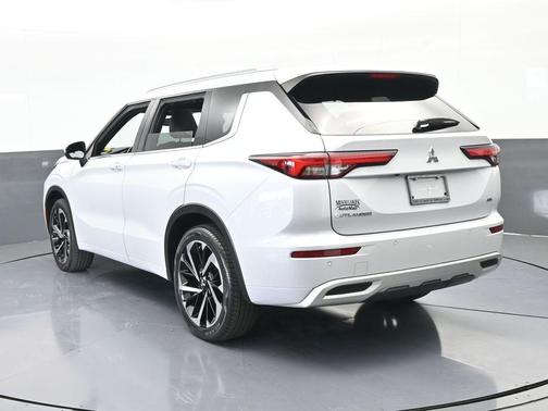 2022 Mitsubishi Outlander SEL