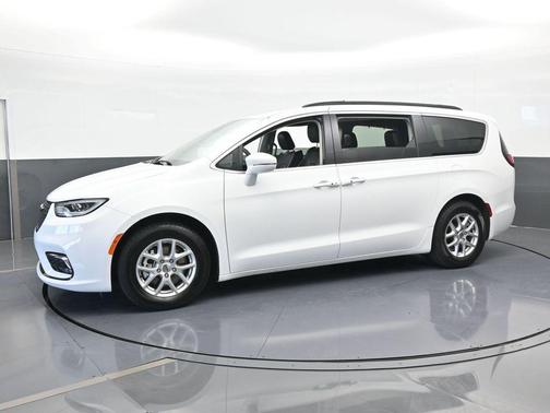 2022 Chrysler Pacifica Touring-L