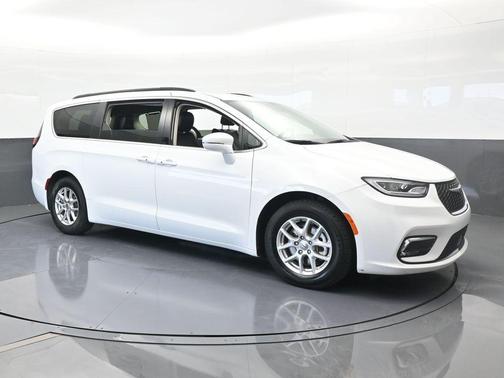 2022 Chrysler Pacifica Touring-L