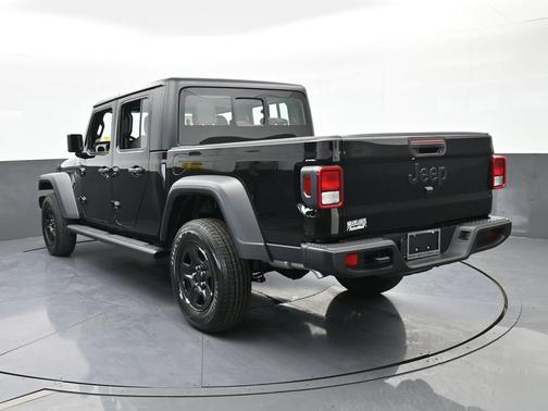 Black Clearcoat 2026 Jeep Gladiator Sport