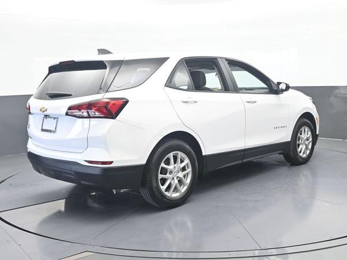 Summit White 2024 Chevrolet Equinox LS