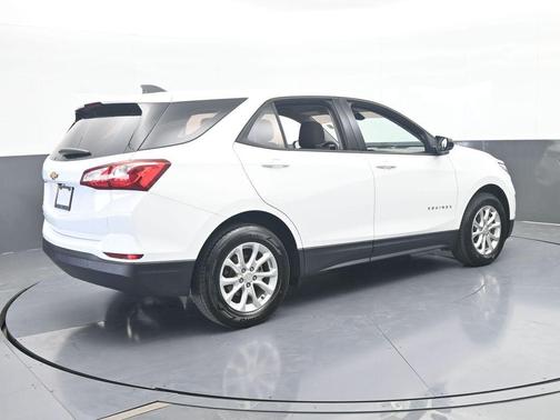 Summit White 2019 Chevrolet Equinox LS
