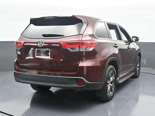 2017 Toyota Highlander LE