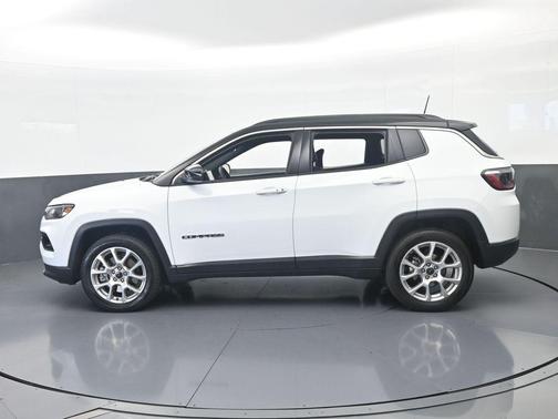Bright White Clearcoat 2025 Jeep Compass Limited