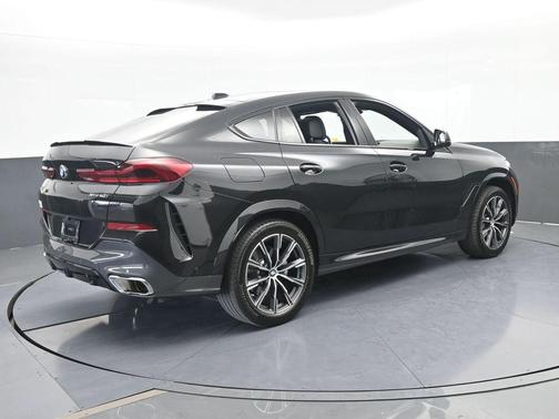 Black Sapphire Metallic 2025 BMW X6 xDrive40i