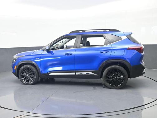 Neptune Blue 2023 Kia Seltos Nightfall