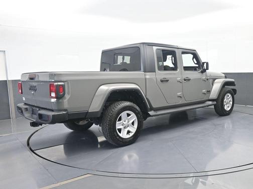 Sting Gray Clearcoat 2022 Jeep Gladiator Sport