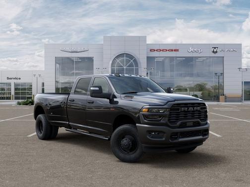 Diamond Black Crystal Pearlcoat 2026 RAM 3500 Tradesman
