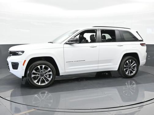 Bright White Clearcoat 2024 Jeep Grand Cherokee Overland