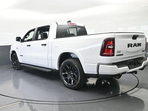 Bright White Clearcoat 2026 RAM 1500 Laramie