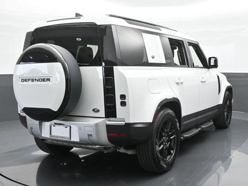 2022 Land Rover Defender 110 S
