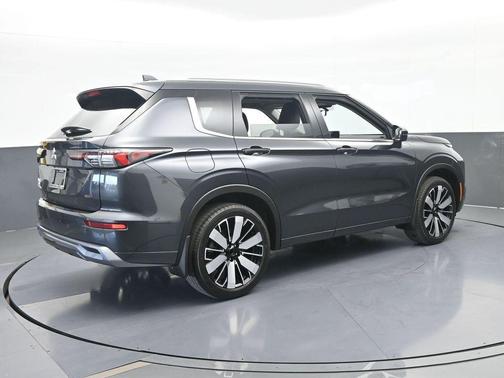 Gray 2026 Mitsubishi Outlander SEL