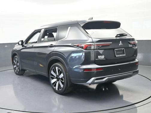 Gray 2026 Mitsubishi Outlander SEL