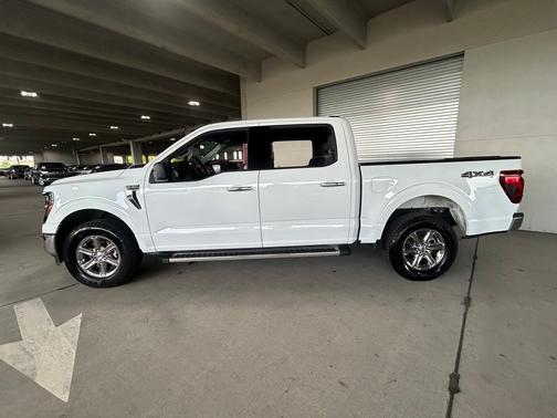 Oxford White 2025 Ford F-150 XLT