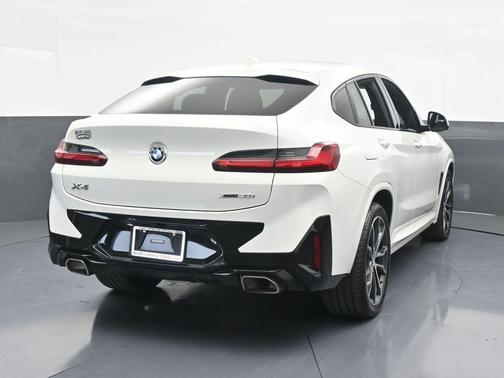 2023 BMW X4 xDrive30i
