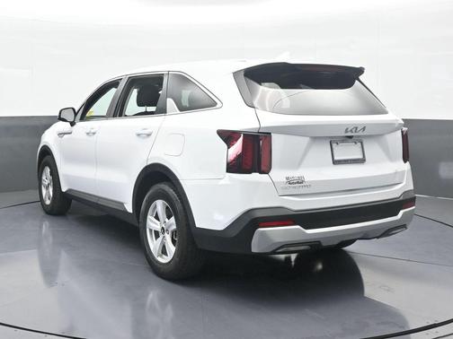 2024 Kia Sorento LX