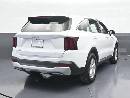 2024 Kia Sorento LX