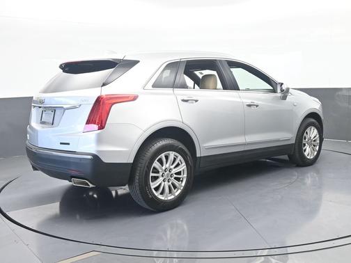 Radiant Silver Metallic 2019 Cadillac XT5 Base