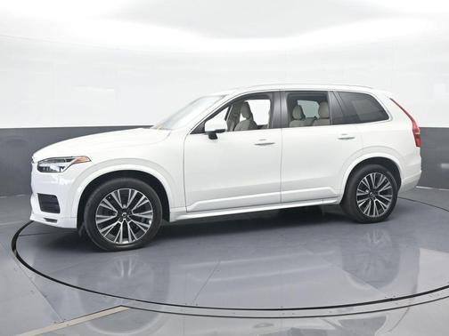2020 Volvo XC90 T5 Momentum 7 Passenger