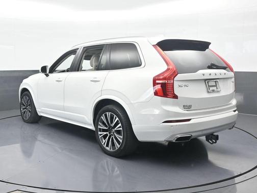2020 Volvo XC90 T5 Momentum 7 Passenger
