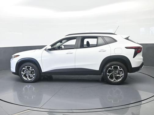 Summit White 2024 Chevrolet Trax LT