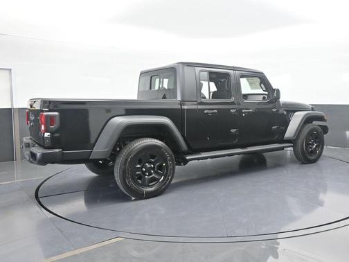 Black Clearcoat 2026 Jeep Gladiator Sport