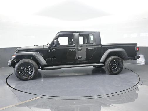 Black Clearcoat 2026 Jeep Gladiator Sport