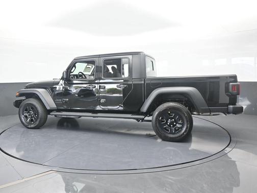 Black Clearcoat 2026 Jeep Gladiator Sport