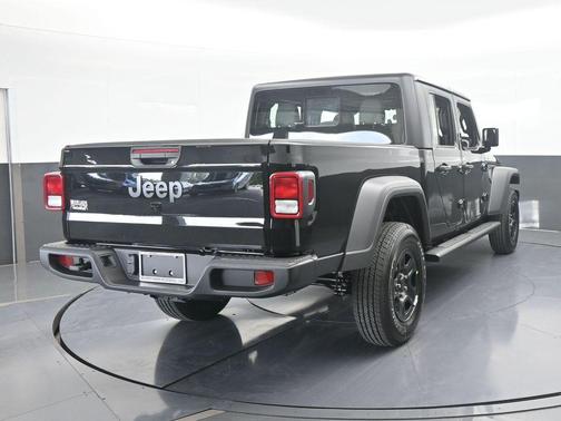 Black Clearcoat 2026 Jeep Gladiator Sport