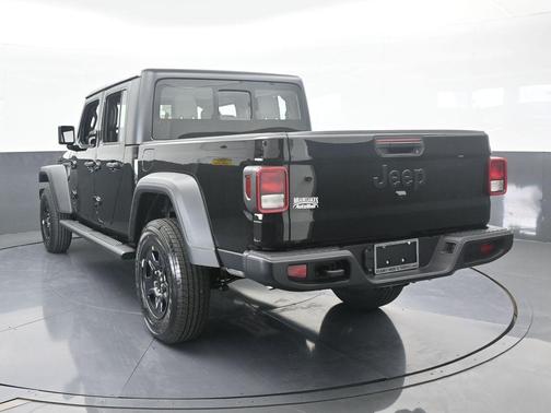 Black Clearcoat 2026 Jeep Gladiator Sport