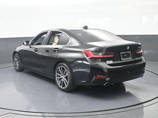 Black Sapphire Metallic 2020 BMW 330 i