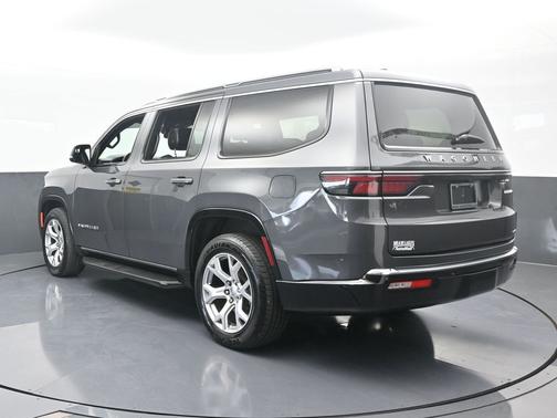 Metallic 2022 Jeep Wagoneer Series II