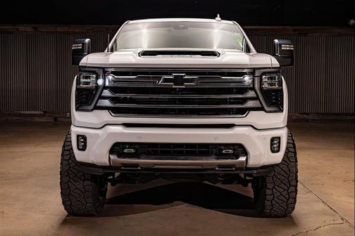 Summit White 2024 Chevrolet Silverado 2500 High Country