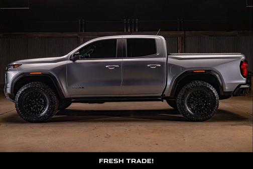 Sterling Metallic 2024 GMC Canyon AT4