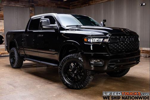 Diamond Black Crystal Pearlcoat 2025 RAM 1500 Big Horn/Lone Star