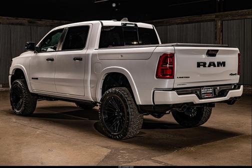 Ivory White Tri-Coat Pearlcoat 2025 RAM 1500 Limited